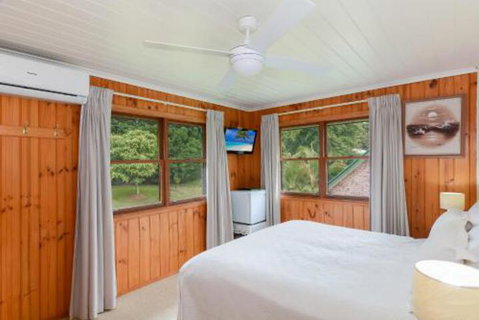 Peppertree Cottage - Newcastle Accommodation 6