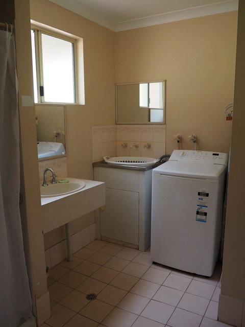 Augusta Sheoak Chalets - New Castle Tourism 6