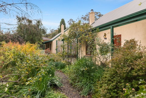 Country Pleasures B&B - Newcastle Accommodation 5