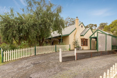 Country Pleasures B&B - Newcastle Accommodation 0