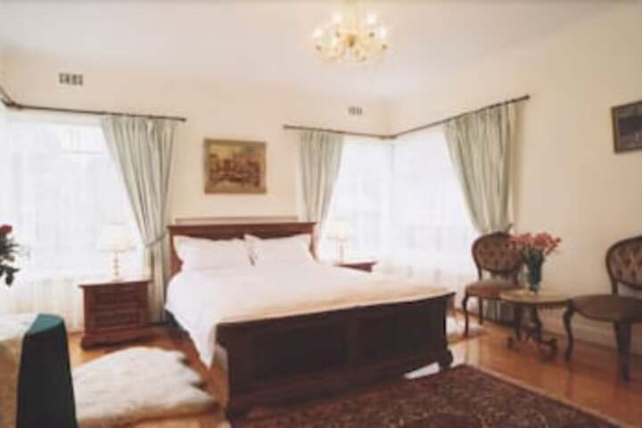 Blackburn VIC New Castle Tourism