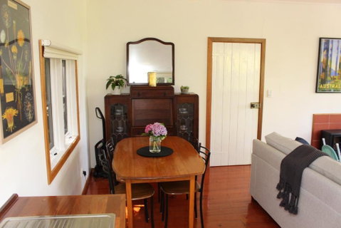 Nagoondie Studio - Newcastle Accommodation 1