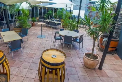 Lockleys Hotel - New Castle Tourism 6