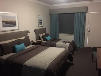 Pastoral Hotel Motel - New Castle Tourism 1