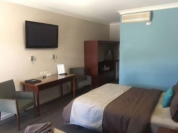 Pastoral Hotel Motel - New Castle Tourism 0