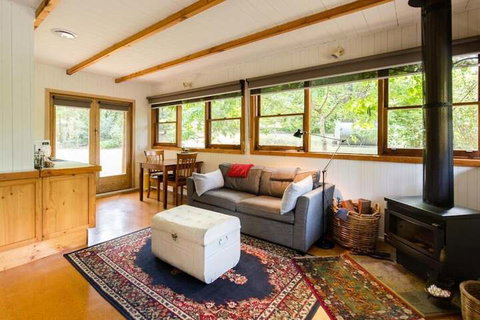 Braeside Mt Macedon Country Retreat & Bed & Breakfast - Newcastle Accommodation 5