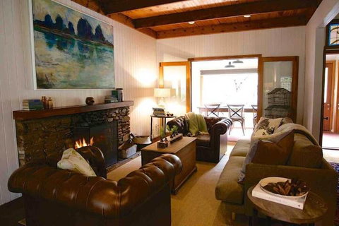 Braeside Mt Macedon Country Retreat & Bed & Breakfast - Newcastle Accommodation 6
