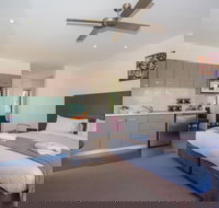 Longview Vineyard - Newcastle Accommodation