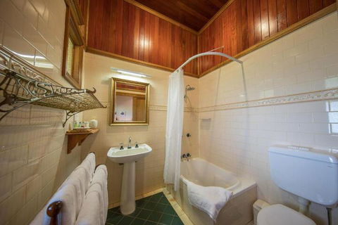 Foxwell Park Lodge & Restaurant - Newcastle Accommodation 5