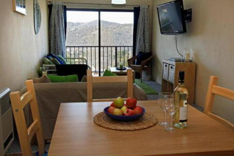 Balaton 4 - Newcastle Accommodation 4