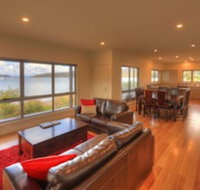 Fairwinds - Essentially Tas - Newcastle Accommodation