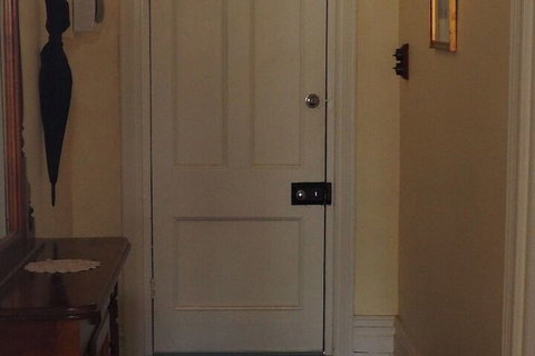 Cobblers Cottage B & B Accommodation - Newcastle Accommodation 2