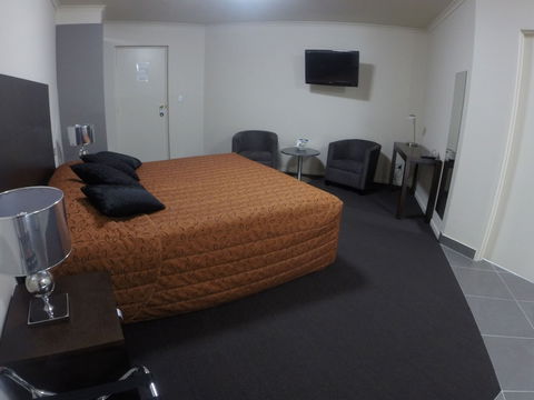 CluBarham Motel - Newcastle Accommodation 2