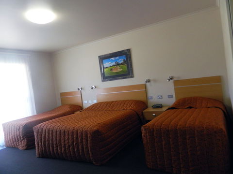 CluBarham Motel - Newcastle Accommodation 1