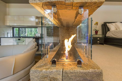 The Feathered Nest - Wildlife Retreat - Newcastle Accommodation 1