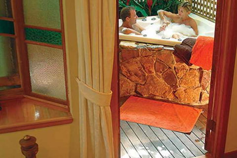 Airlie Waterfront Bed & Breakfast - New Castle Tourism 3