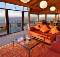 Summit Views - Newcastle Accommodation
