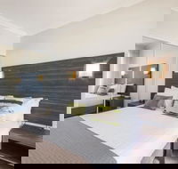 Dolphin Quay Apartments - New Castle Tourism