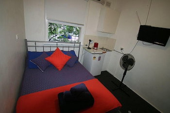 Zing Backpackers - Newcastle Accommodation 1