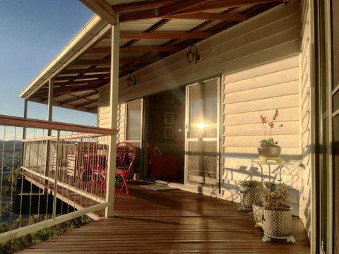 Eagles Nest - Newcastle Accommodation 1
