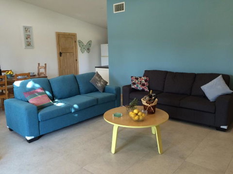 The Grape & Olive At Willunga - Newcastle Accommodation 2