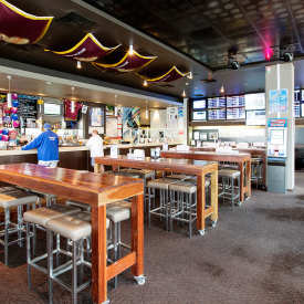 Burleigh Heads Hotel - Newcastle Accommodation 2