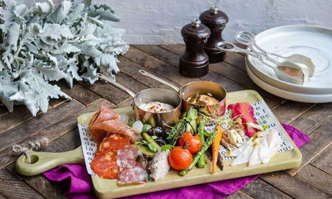 Garden Court Restaurant - New Castle Tourism 5