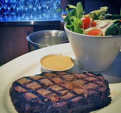 Moreton Bay Boat Club Restaurant - Newcastle Accommodation 6