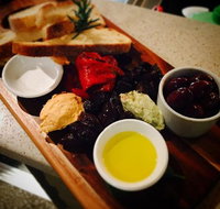 Q Manhattans Restaurant  Bar - Newcastle Accommodation