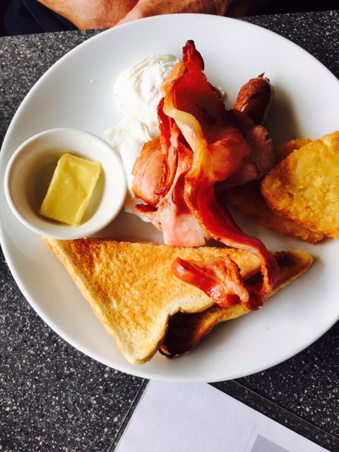 The Pool Cafe - Newcastle Accommodation 3