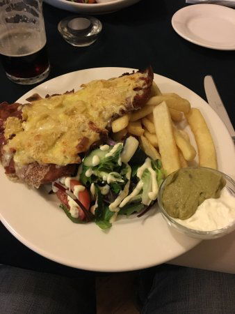 Cunninghams Hotel - Newcastle Accommodation 0