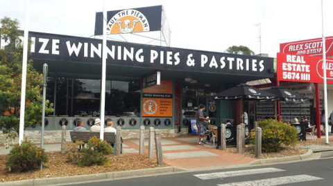 Paul The Pieman Bakery Cafe - New Castle Tourism 0