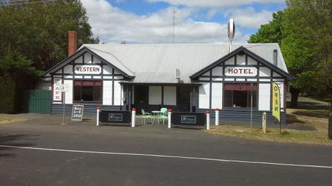 Caramut Western Hotel Cafe - Newcastle Accommodation 0