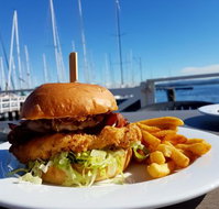 Crusoe's on the Lake