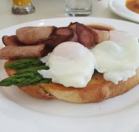 Hughzies Lakeside Brasserie - Newcastle Accommodation