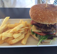 Jules by the Lake Cafe - Newcastle Accommodation