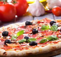 Golden Crust Pizza - Newcastle Accommodation