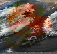 Curl the whisker cafe