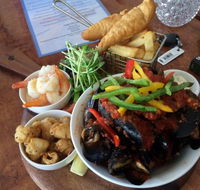 Sandy Cove Tavern - Newcastle Accommodation