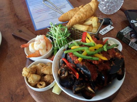 Sandy Cove Tavern - Newcastle Accommodation 0