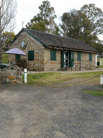 Crofters Cottage Cafe - New Castle Tourism 0