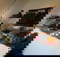Tractor Espresso Bar - Newcastle Accommodation