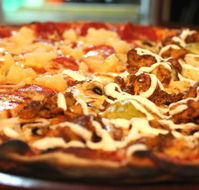 Heat Woodfired Pizza Bar - Newcastle Accommodation