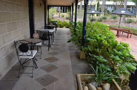 Meze Me Grove - Newcastle Accommodation 0