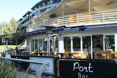 Port Bar & Restaurant - New Castle Tourism 0