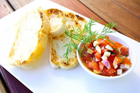 Benowa Tavern - Benowa - Newcastle Accommodation 0