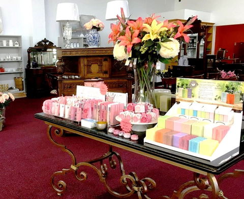 Nanna's Antiques And Cafe - New Castle Tourism 0