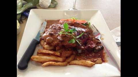 Commercial Golf Resort - Newcastle Accommodation 0