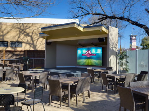 Swan Hill Club - Newcastle Accommodation 1