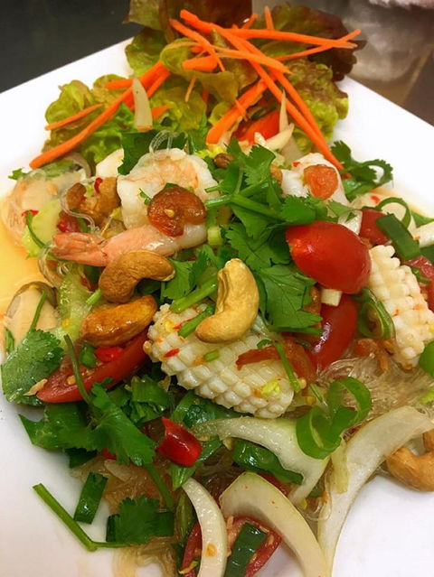 S & T Thai Gourmet Cafe - Newcastle Accommodation 0